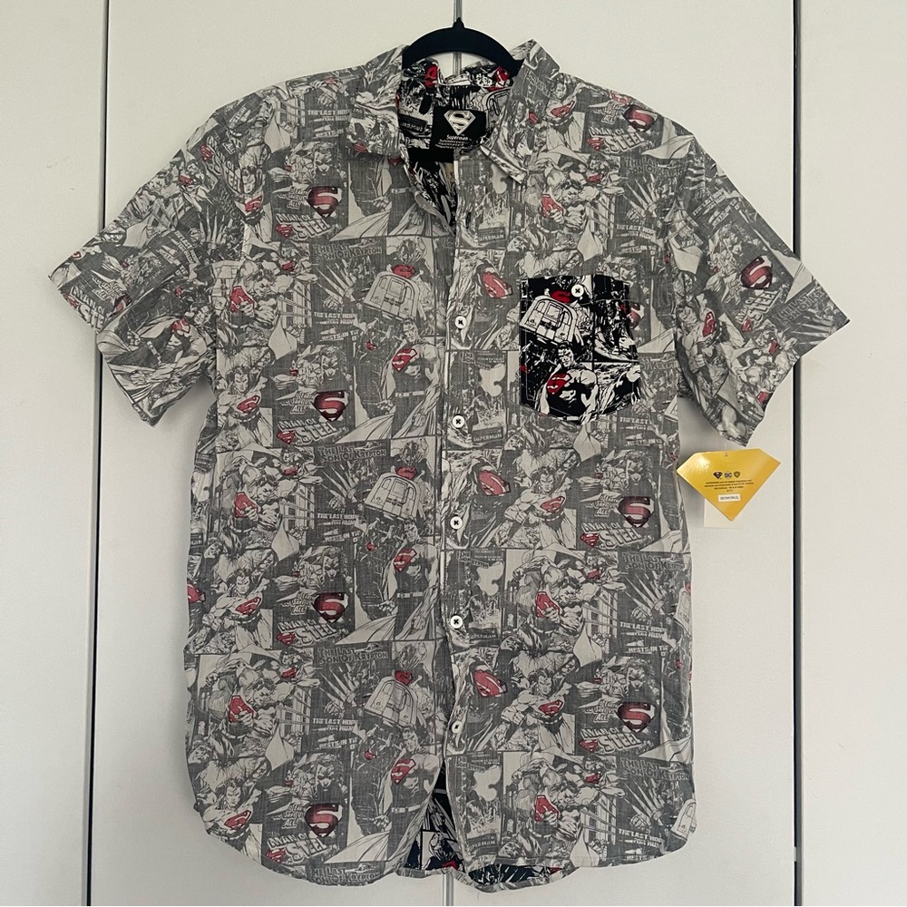 ALL OFFERS ACCEPTED!  NWT Mens Superman short sleeve button down size XL